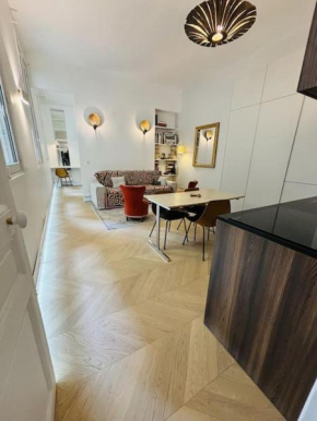 Modern apt Canal st Martin